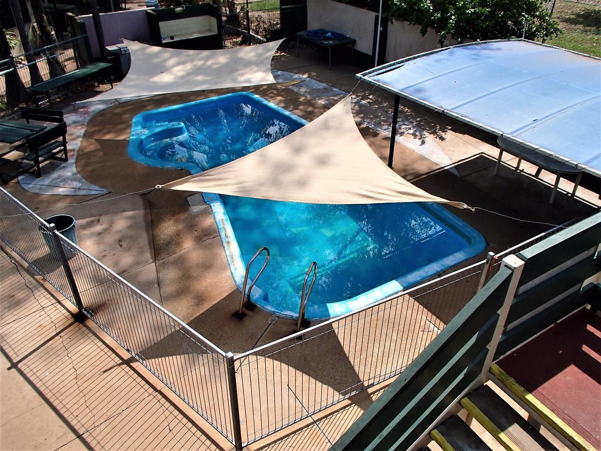 Hostel Palm Court Backpackers Katherine Exterior foto