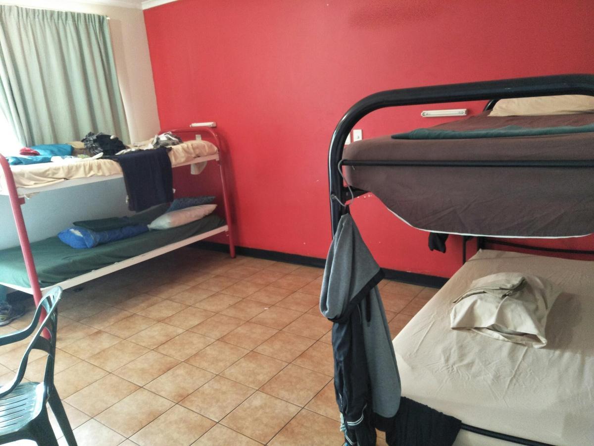 Hostel Palm Court Backpackers Katherine Exterior foto