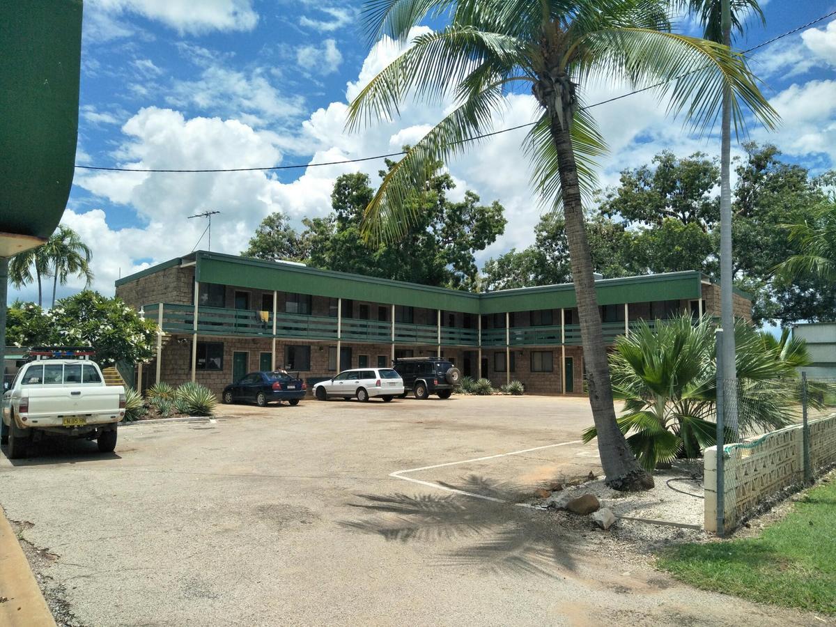 Hostel Palm Court Backpackers Katherine Exterior foto