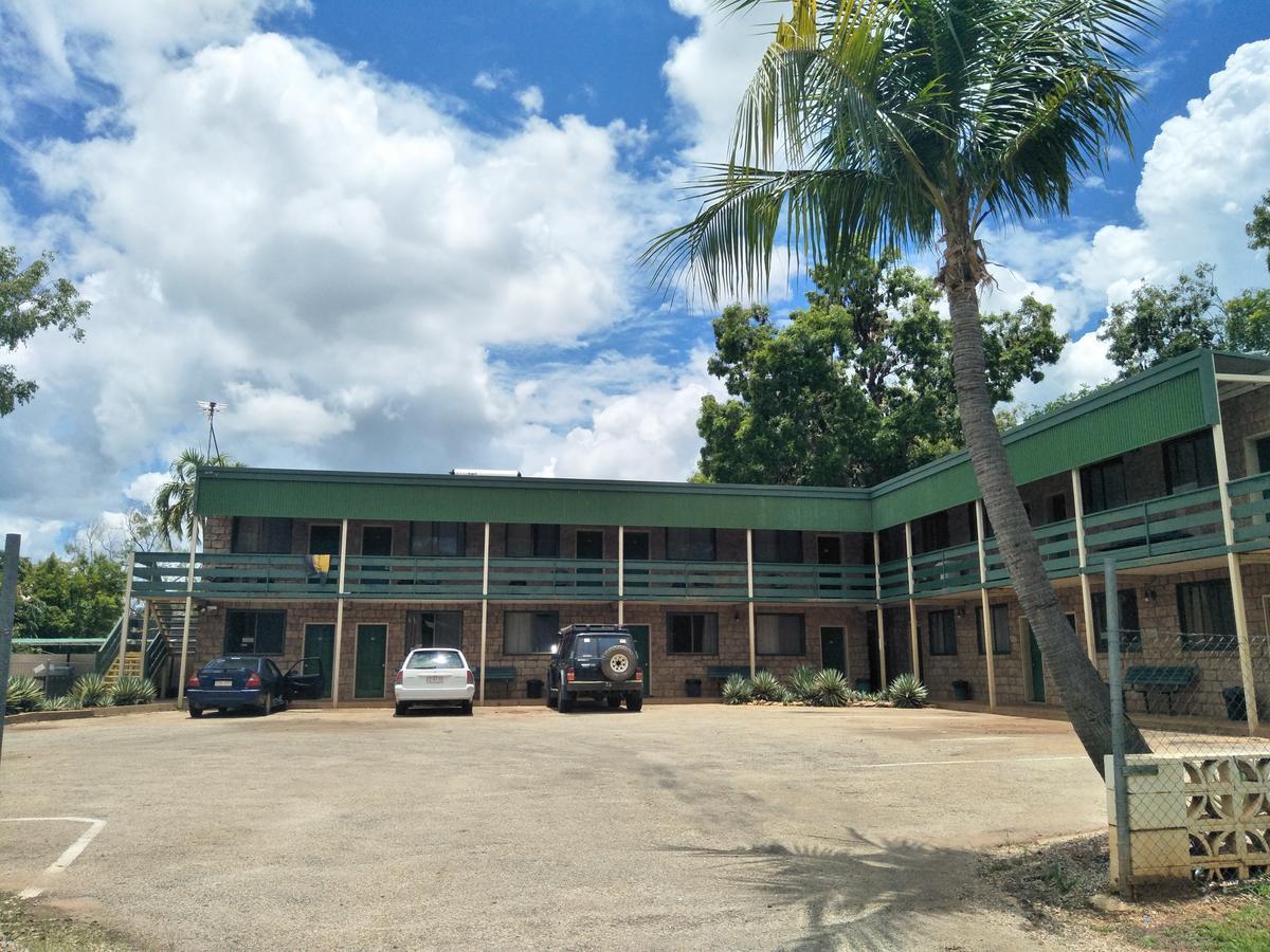 Hostel Palm Court Backpackers Katherine Exterior foto