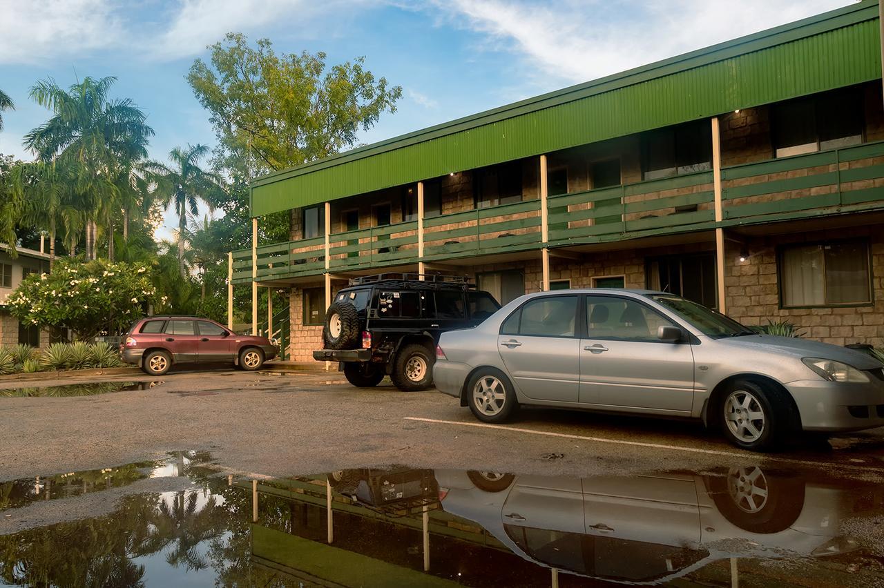 Hostel Palm Court Backpackers Katherine Exterior foto